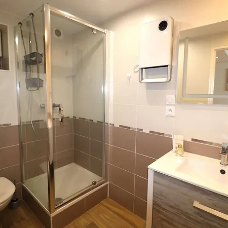 2p Avec Terrasse, Garage, 250m Plage, 4 Pers, Wifi Optionnel - Fr-1-307-165 Le Grau-du-Roi