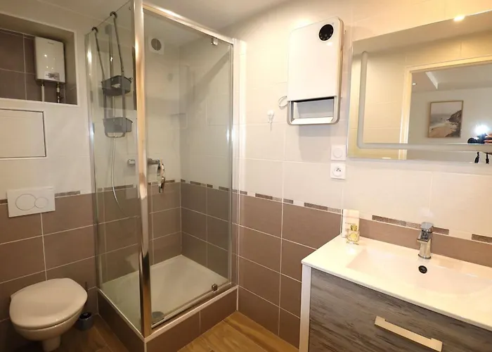 2p Avec Terrasse, Garage, 250m Plage, 4 Pers, Wifi Optionnel - Fr-1-307-165 Le Grau-du-Roi